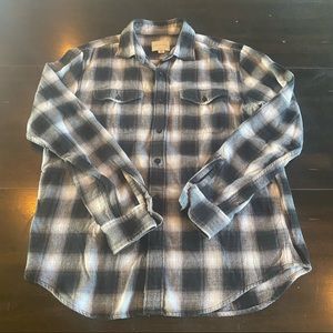 Mens American Eagle classic fit flannel medium casual plaid long sleeve black